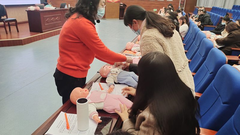 选择合适的加盟品牌是成功加盟的第一步。以下是一些选择加盟品牌时需要考虑的因素：