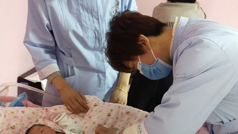 揭秘母婴护理师培训教材背后的专家团队
